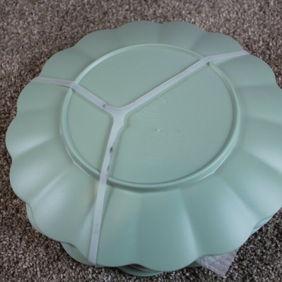 Soho Loft Plates Rustic Scalloped Set of 4 Melamine 11" Dinner Seafoam Green NWT - Picture 6 of 6